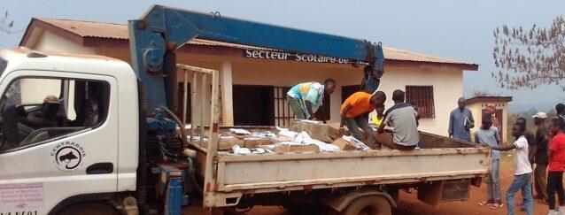 Des enfants vulnérables des villages de Kapou à plus de 40 km de Bangui assistés par la société la « Centrafricaine de Bois » Des enfants vulnérables des villages de Kapou à plus de 40 km de Bangui assistés par la société la « Centrafricaine de Bois »