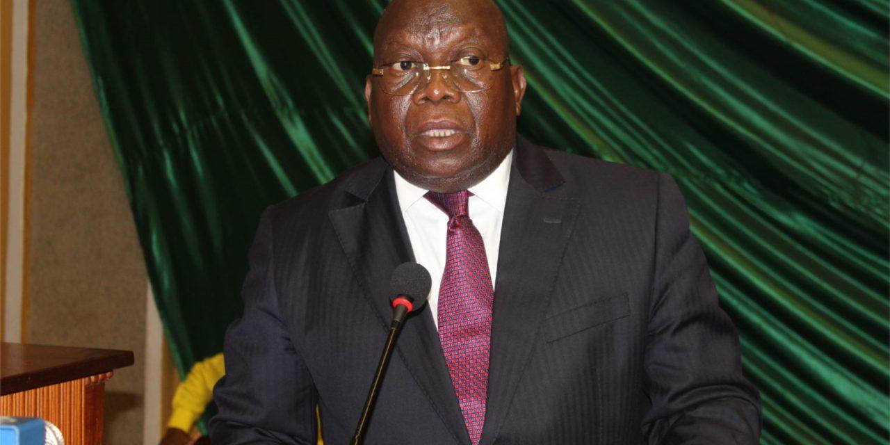 Le parlement interpelle le ministre de l’Equipement et des travaux Publics sur l’état désastreux des routes Le parlement interpelle le ministre de l’Equipement et des travaux Publics sur l’état désastreux des routes