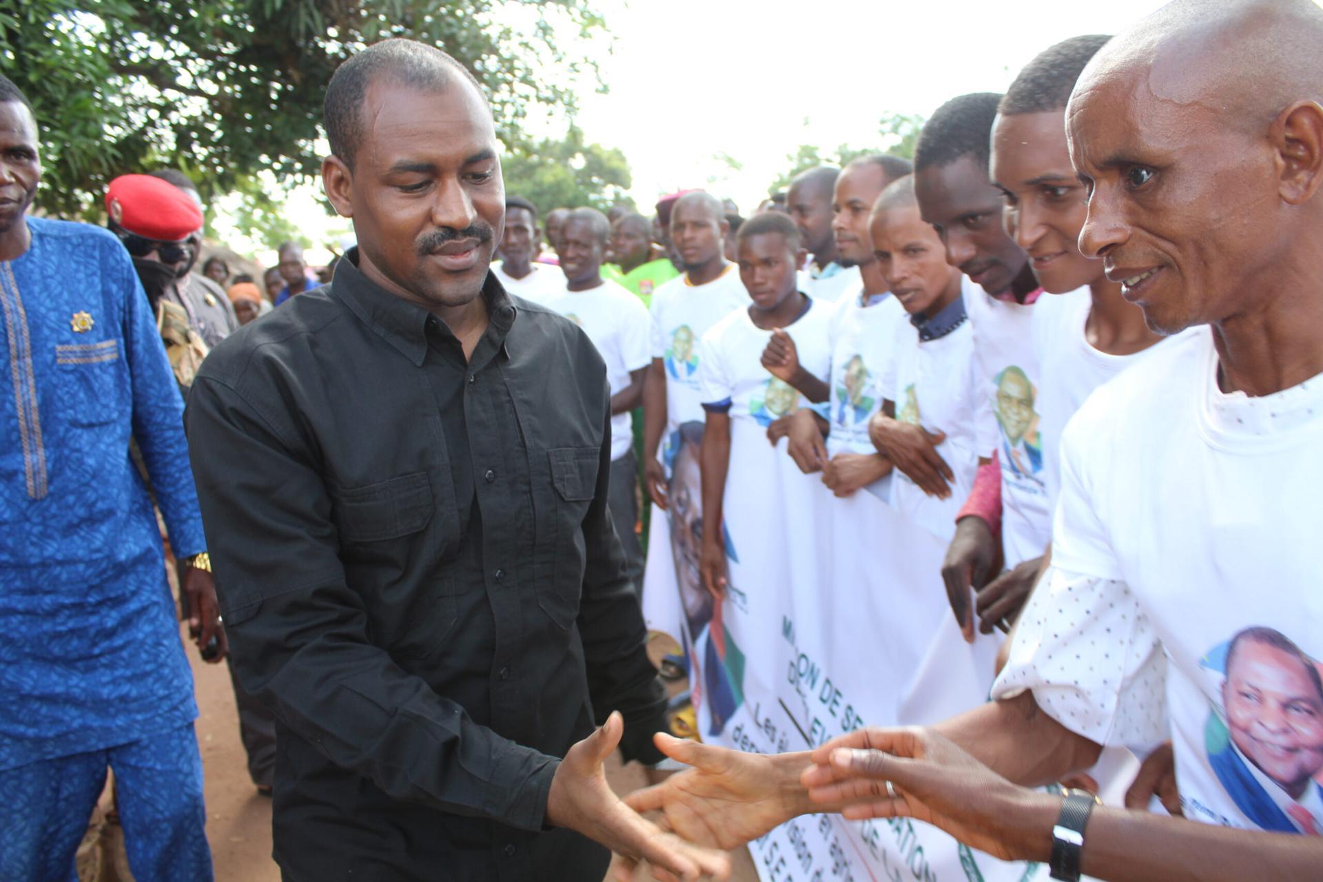 Le ministre Hassan Bouba apaise la tension entre éleveurs et population locale dans la sous-préfecture de Boganangone Le ministre Hassan Bouba apaise la tension entre éleveurs et population locale dans la sous-préfecture de Boganangone