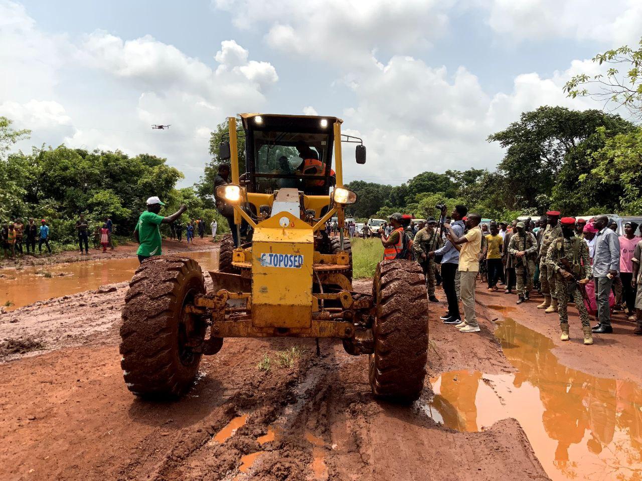 le ministre Hassan Bouba lance les travaux de réhabilitation de la route du marché à bétail de Bouboui le ministre Hassan Bouba lance les travaux de réhabilitation de la route du marché à bétail de Bouboui