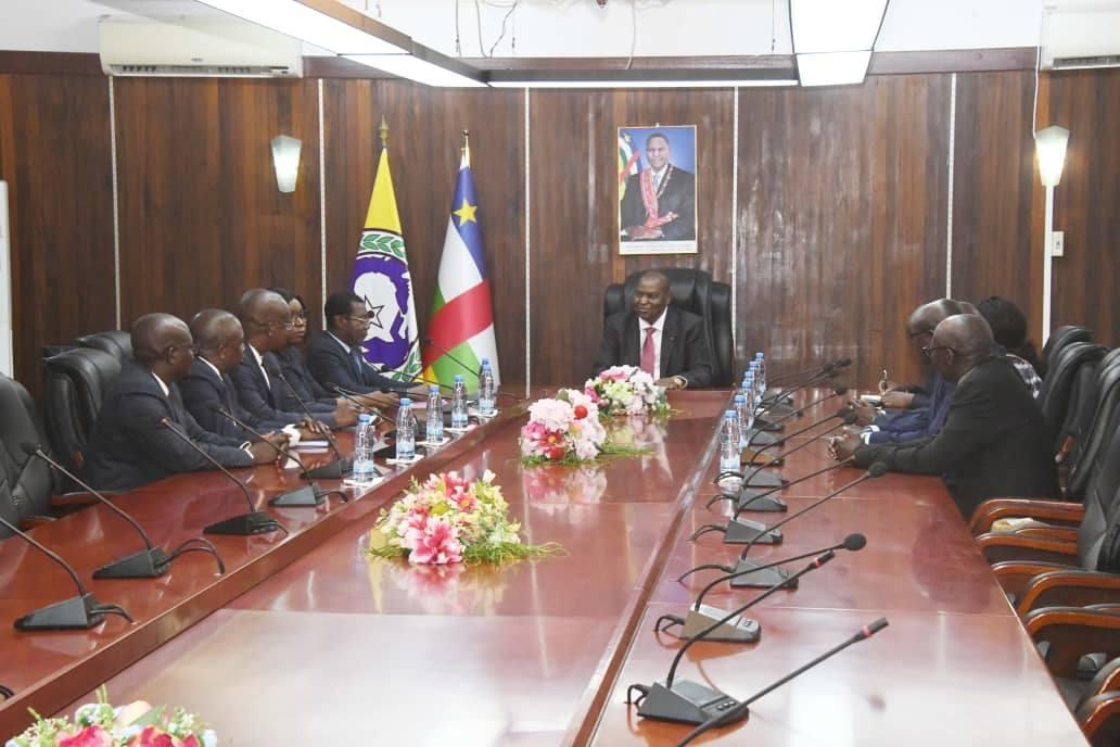 le président Touadera reçoit les membres du Conseil constitutionnel le président Touadera reçoit les membres du Conseil constitutionnel