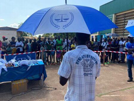 sur le terrain avec les Ambassadeurs de la Justice, la voix des communautés face à la Cour pénale internationale sur le terrain avec les Ambassadeurs de la Justice, la voix des communautés face à la Cour pénale internationale