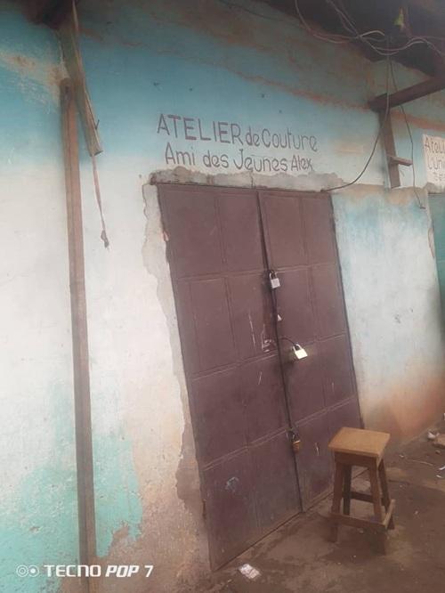 Harcèlement fiscal massif à Bangui : les ateliers de couture de Ngawi fermés en série par les impôts Harcèlement fiscal massif à Bangui : les ateliers de couture de Ngawi fermés en série par les impôts