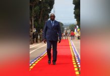 Touadéra Piétine Couleurs Nationales et Mémoire de Boganda Touadéra Piétine Couleurs Nationales et Mémoire de Boganda