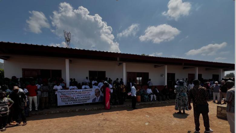 Inauguration D'un Bâtiment Scolaire à Gobongo Inauguration D'un Bâtiment Scolaire à Gobongo
