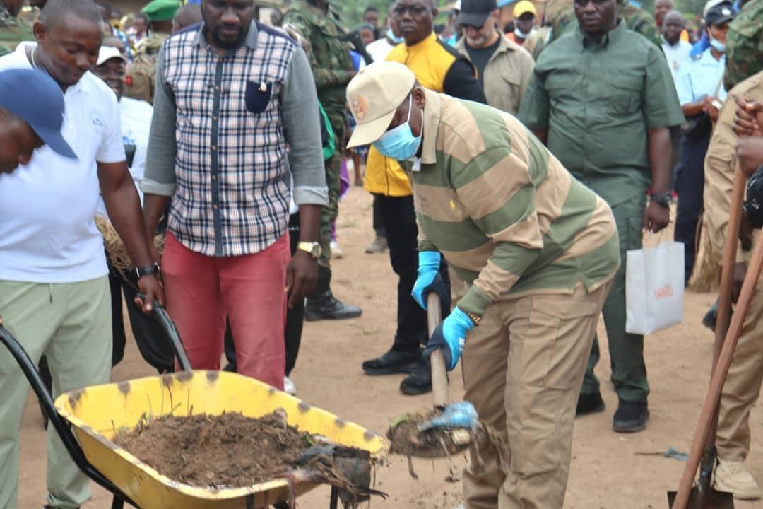 Touadéra Participe au Travail Citoyen à Bimbo 3 Touadéra Participe au Travail Citoyen à Bimbo 3