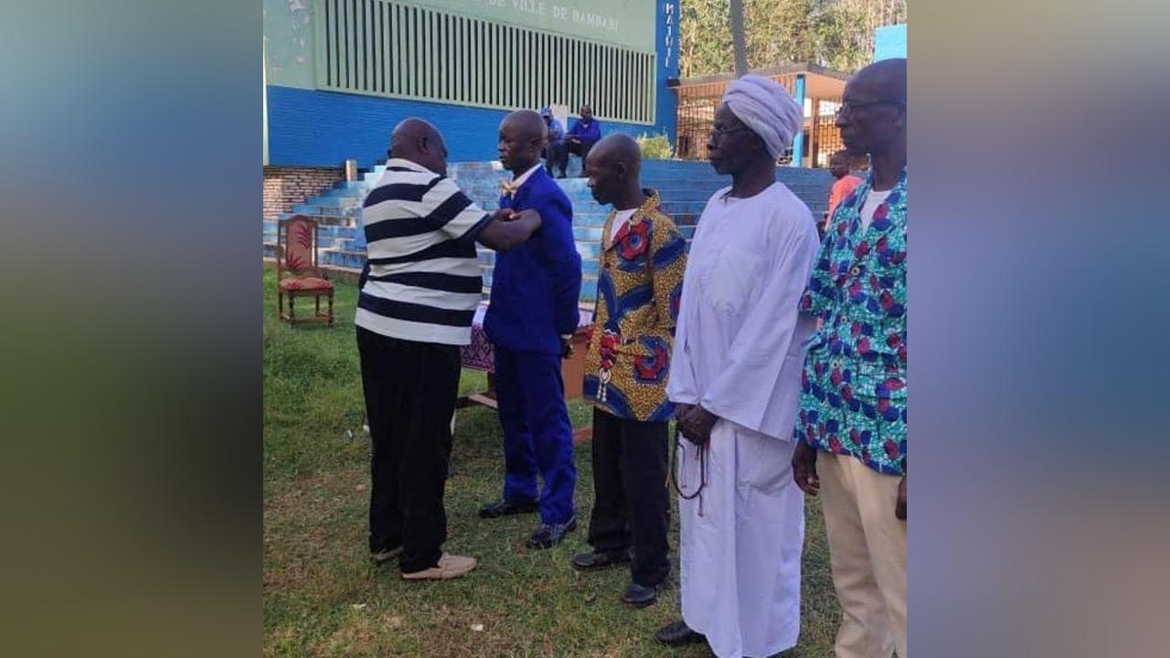 Sous-préfet Kossi Menace Chefs de Quartier à Bambari Sous-préfet Kossi Menace Chefs de Quartier à Bambari