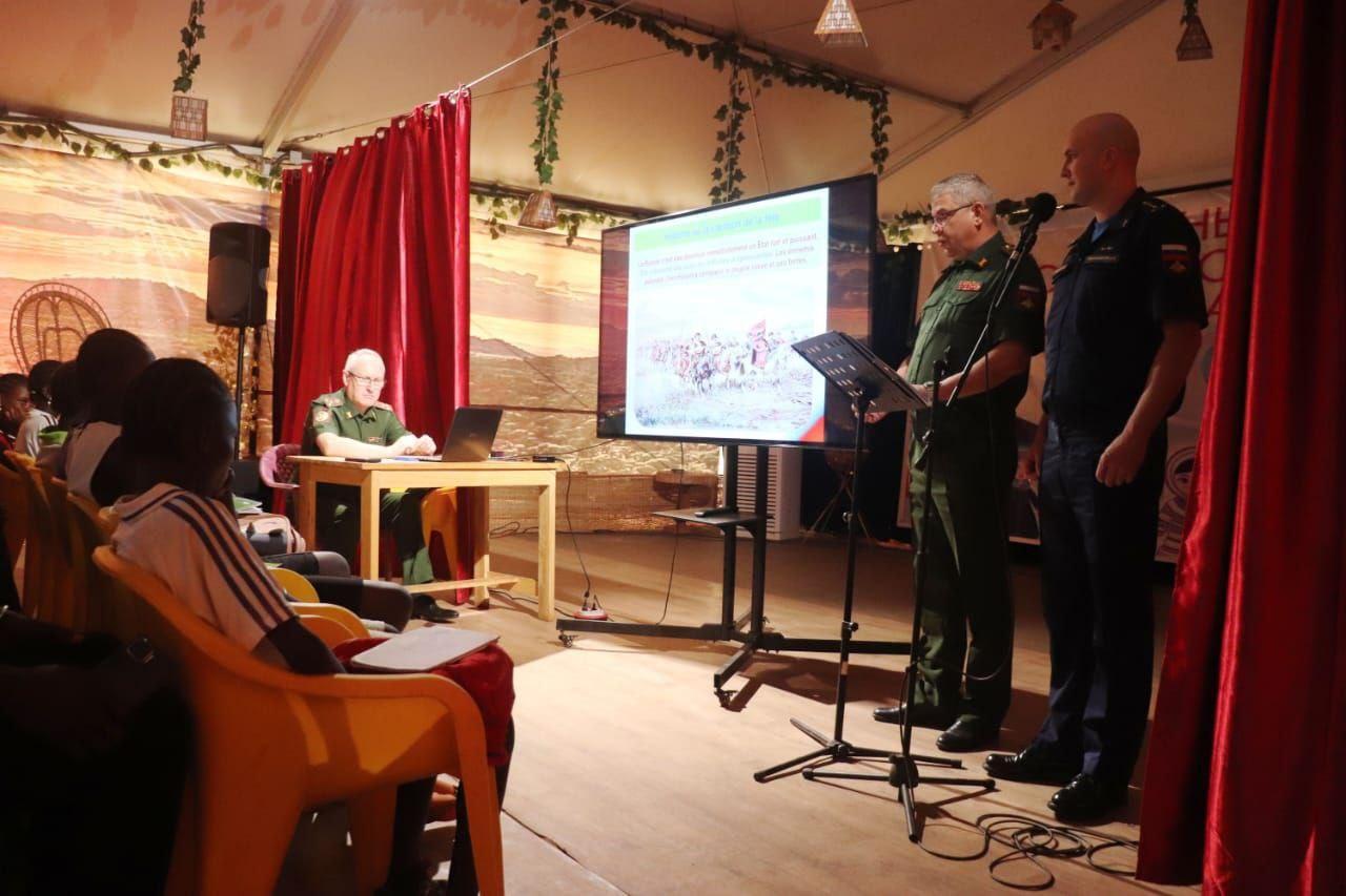 Maison Russe Célèbre La Journée De L'Unité Nationale Maison Russe Célèbre La Journée De L'Unité Nationale