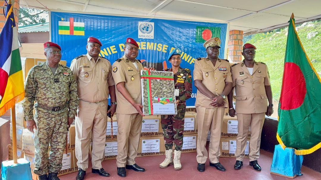 Uniformité Renforcée des FACA par Tenues Militaires Uniformité Renforcée des FACA par Tenues Militaires