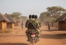 Soldat FACA Tue Collègue et Blesse Civil à Ndah Soldat FACA Tue Collègue et Blesse Civil à Ndah