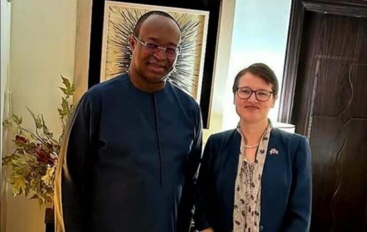 Dologuélé Et Ambassadrice Britannique: Débat Sur Influences Dologuélé Et Ambassadrice Britannique: Débat Sur Influences