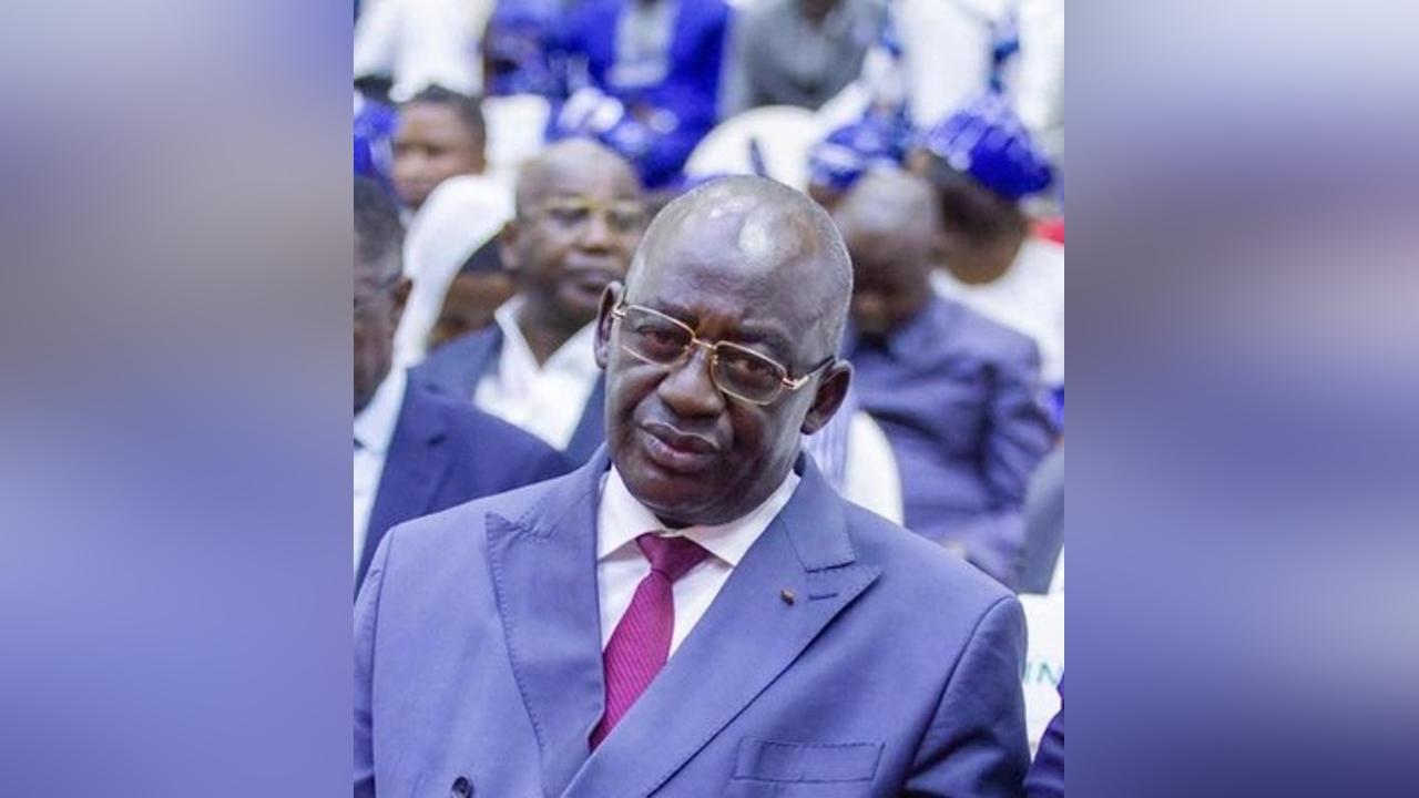 Argent Chinois et Communiqué du HCC Contre Corbeau News Argent Chinois et Communiqué du HCC Contre Corbeau News