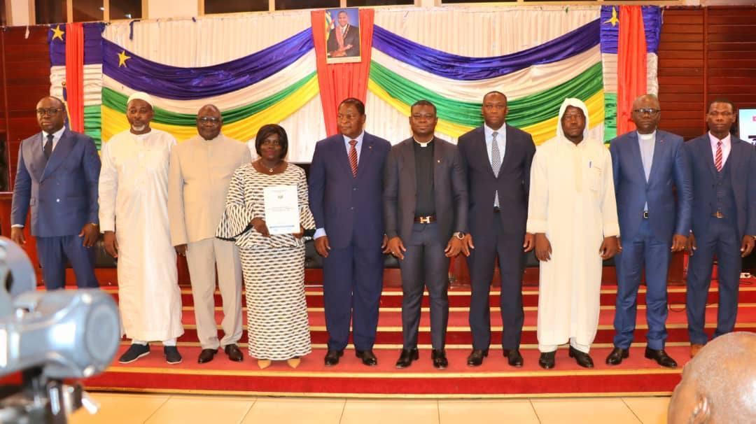 Refus de Dologuélé et Dondra de signer le code de conduite Refus de Dologuélé et Dondra de signer le code de conduite