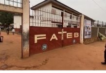 Grève Géante des Enseignants de la FATEB à Bangui Grève Géante des Enseignants de la FATEB à Bangui