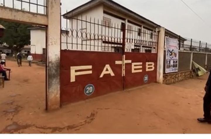 Grève Géante des Enseignants de la FATEB à Bangui Grève Géante des Enseignants de la FATEB à Bangui