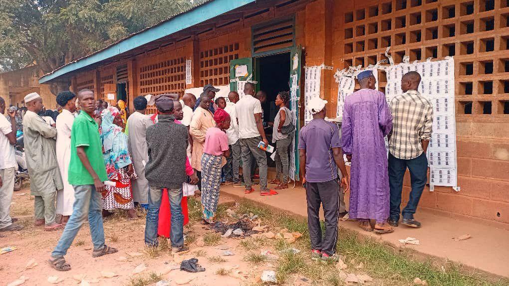 RCA Scrutins 2025: Démocratie en Marche Malgré Défis RCA Scrutins 2025: Démocratie en Marche Malgré Défis