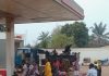 Affamés Centrafricains Se Ruent Sur Camion Poubelle Affamés Centrafricains Se Ruent Sur Camion Poubelle