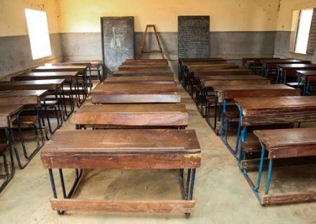 Éducation en Afrique: Promesses et Réalités Budgétaires Éducation en Afrique: Promesses et Réalités Budgétaires