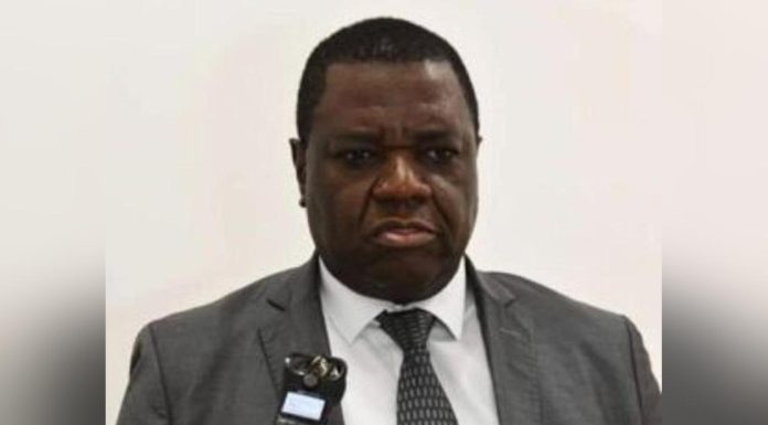 Critique du Recteur Face à la Crise à Bangui Critique du Recteur Face à la Crise à Bangui