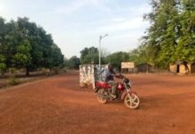 Braquage Spectaculaire Près des Soldats FACA Braquage Spectaculaire Près des Soldats FACA