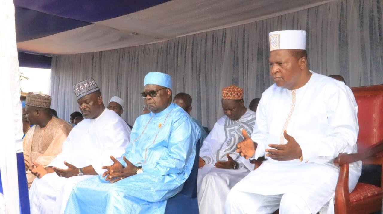 Grande Prière Du Ramadan Avec Le Président À Kina Grande Prière Du Ramadan Avec Le Président À Kina