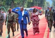 Touadéra Célébré par Wagner Après le Coup d’État Touadéra Célébré par Wagner Après le Coup d'État