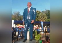 Touadéra Recouvre Rapidement Sa Nouvelle Statue à Bangui Touadéra Recouvre Rapidement Sa Nouvelle Statue à Bangui