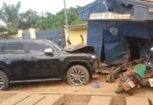 L’Empereur Touadéra: Cortège Prioritaire Sans Violence L'Empereur Touadéra: Cortège Prioritaire Sans Violence