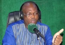 Ministre Akoloza Exige Lumières Pendant Que Bangui Est Dans Le Noir Ministre Akoloza Exige Lumières Pendant Que Bangui Est Dans Le Noir