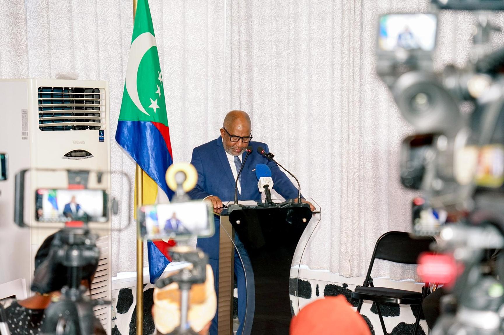 Azali en conférence de presse : « L’implication de tous est primordiale dans la lutte contre l’inflation » Azali en conférence de presse : « L’implication de tous est primordiale dans la lutte contre l’inflation »