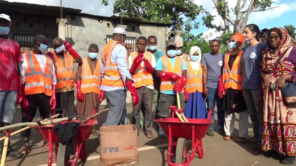 L'association Noé offre du matériel hygiénique aux habitants de Kanaleni L'association Noé offre du matériel hygiénique aux habitants de Kanaleni