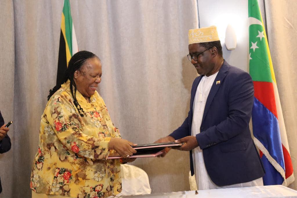 Coopération Moroni-Johannesburg Vers la mise en place de la commission mixte Coopération Moroni-Johannesburg Vers la mise en place de la commission mixte