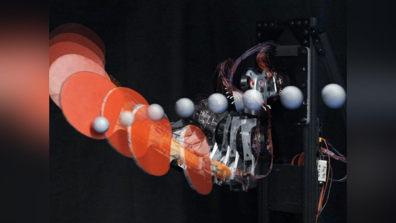 Robot de Ping-Pong: Coup Droit, Coupé et Lift Robot de Ping-Pong: Coup Droit, Coupé et Lift