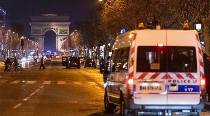 France: 63 Interpellations et 14 Policiers Blessés France: 63 Interpellations et 14 Policiers Blessés