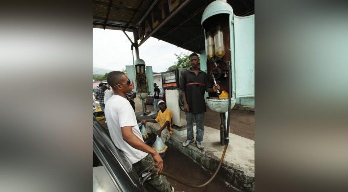 Un Mort aux Comores Après des Heurts sur le Carburant Un Mort aux Comores Après des Heurts sur le Carburant