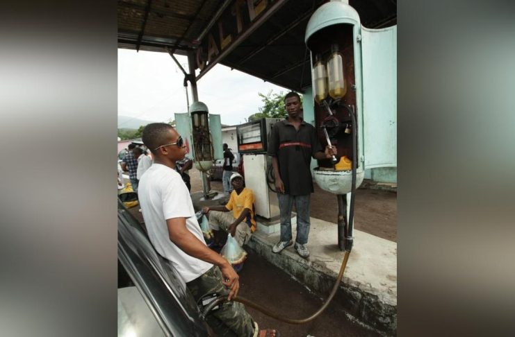 Un Mort aux Comores Après des Heurts sur le Carburant Un Mort aux Comores Après des Heurts sur le Carburant