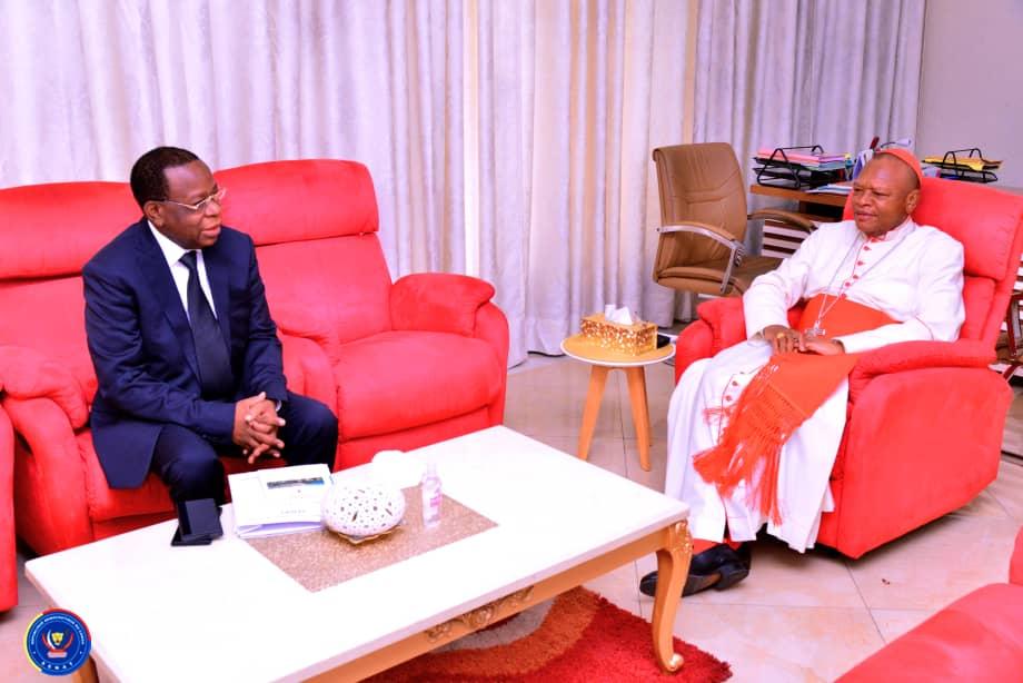 Sénat : auprès du Cardinal Ambongo, Bahati Lukwebo s'engage à travailler « pour que le peuple trouve son compte » Sénat : auprès du Cardinal Ambongo, Bahati Lukwebo s'engage à travailler « pour que le peuple trouve son compte »