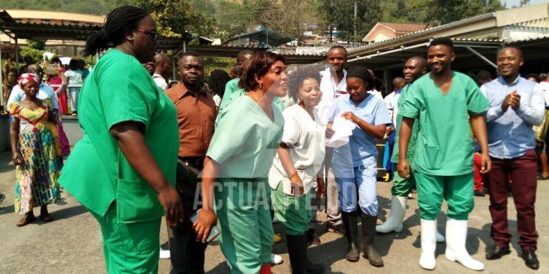 RDC-Ebola : les deux derniers guéris sortis du CTE de Butembo, à deux jours du début du compte à rebours RDC-Ebola : les deux derniers guéris sortis du CTE de Butembo, à deux jours du début du compte à rebours