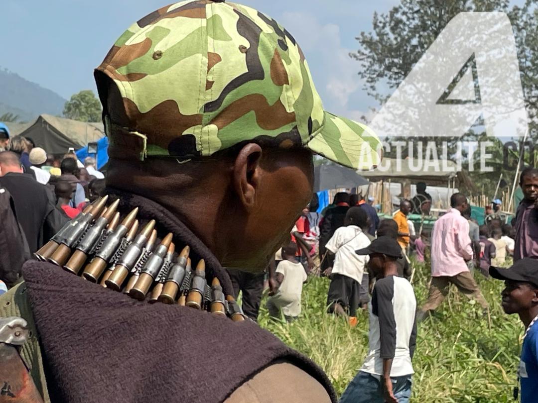 Sud-Kivu : après avoir perçu sa prime de combat, un militaire s’enivre et tire plusieurs coups de feu blessant une femme à Baraka Sud-Kivu : après avoir perçu sa prime de combat, un militaire s’enivre et tire plusieurs coups de feu blessant une femme à Baraka