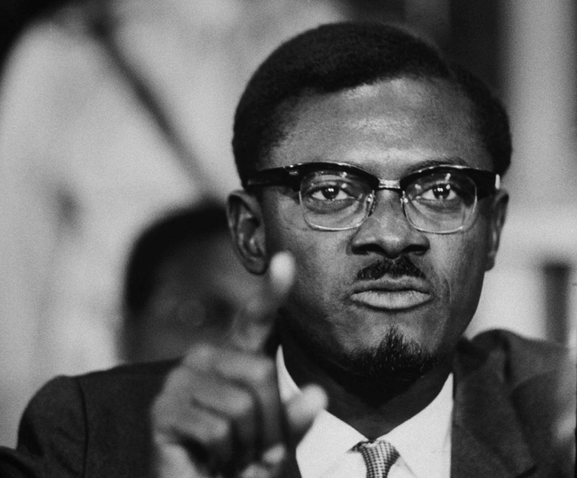 Le reste de corps du premier Premier Ministre congolais Emery Patrice Lumumba arrive à Kinshasa le 19 juin 2021 Le reste de corps du premier Premier Ministre congolais Emery Patrice Lumumba arrive à Kinshasa le 19 juin 2021