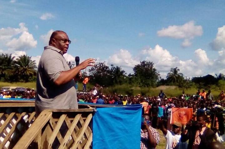 Sud-Ubangi : Jean-Pierre Bemba appelle le gouvernement provincial à dialoguer avec les transporteurs routiers pour résoudre la crise Sud-Ubangi : Jean-Pierre Bemba appelle le gouvernement provincial à dialoguer avec les transporteurs routiers pour résoudre la crise
