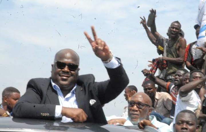 Tshisekedi à Lubumbashi « Il est inacceptable que les étrangers s’enrichissent et que le peuple demeure pauvre sur son sol riche » Tshisekedi à Lubumbashi « Il est inacceptable que les étrangers s’enrichissent et que le peuple demeure pauvre sur son sol riche »