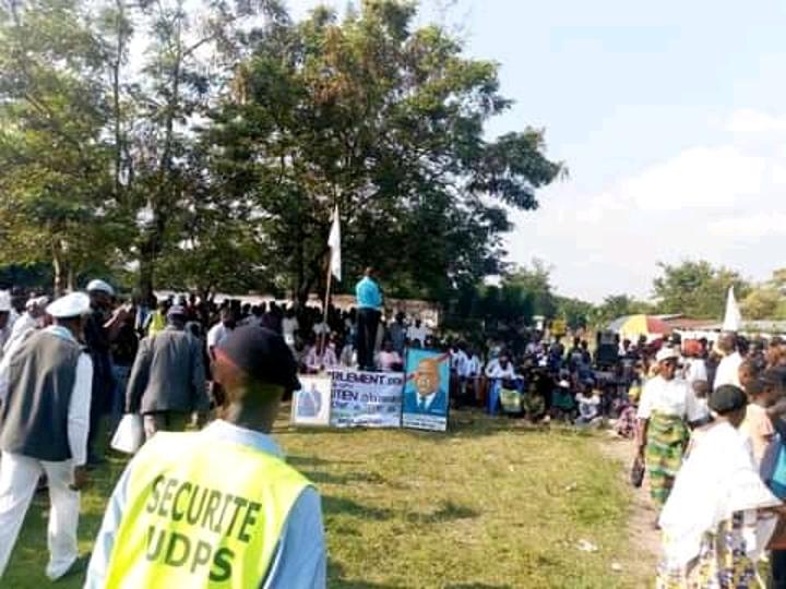 Lomami : les militants de l'UDPS/Kabinda dans la rue contre l'arrêt de la cour acquittant trois prévenus dans le dossier ''écoles fictives'' Lomami : les militants de l'UDPS/Kabinda dans la rue contre l'arrêt de la cour acquittant trois prévenus dans le dossier ''écoles fictives''