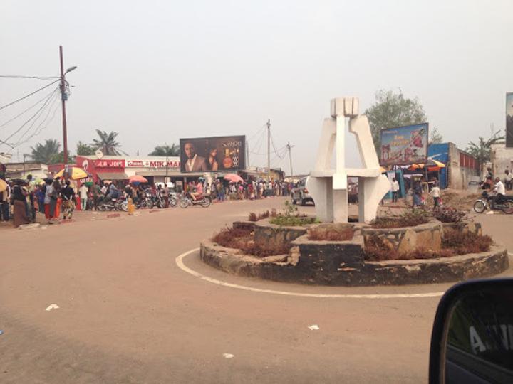 Kasaï : des blessés et plusieurs maisons incendiées dans des affrontements armés au village Mbuluanga Kasaï : des blessés et plusieurs maisons incendiées dans des affrontements armés au village Mbuluanga