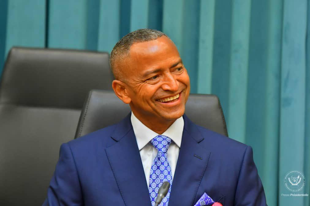 Un diplomate américain rappelle avoir joué un rôle discret dans la délivrance du passeport biométrique de Moïse Katumbi Un diplomate américain rappelle avoir joué un rôle discret dans la délivrance du passeport biométrique de Moïse Katumbi