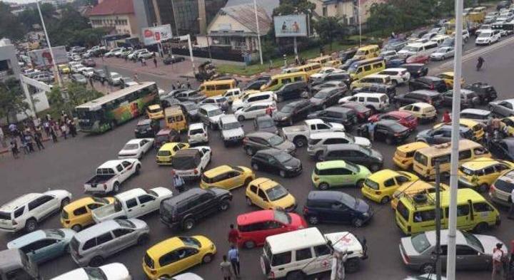 Lutte contre les tracasseries routières et les embouteillages à Kinshasa : Sama Lukonde implique les autorités compétentes Lutte contre les tracasseries routières et les embouteillages à Kinshasa : Sama Lukonde implique les autorités compétentes