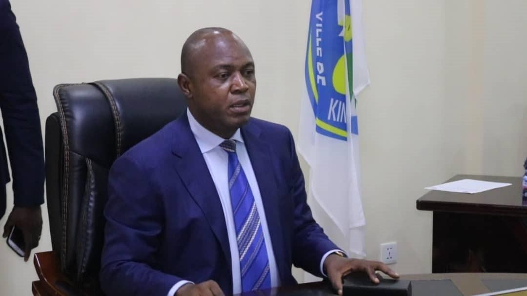 Transactions bancaires : la ville de Kinshasa, Ngobila et son ministre des Finances placés à l'index par la BCC Transactions bancaires : la ville de Kinshasa, Ngobila et son ministre des Finances placés à l'index par la BCC