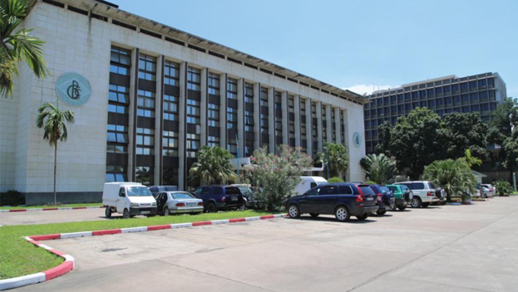 Dossier cartes de crédit : UDPS Luc Kabunangu dénonce la violation de l’article 67 du statut de la BCC et appelle la justice à traquer tous les bénéficiaires Dossier cartes de crédit : UDPS Luc Kabunangu dénonce la violation de l’article 67 du statut de la BCC et appelle la justice à traquer tous les bénéficiaires