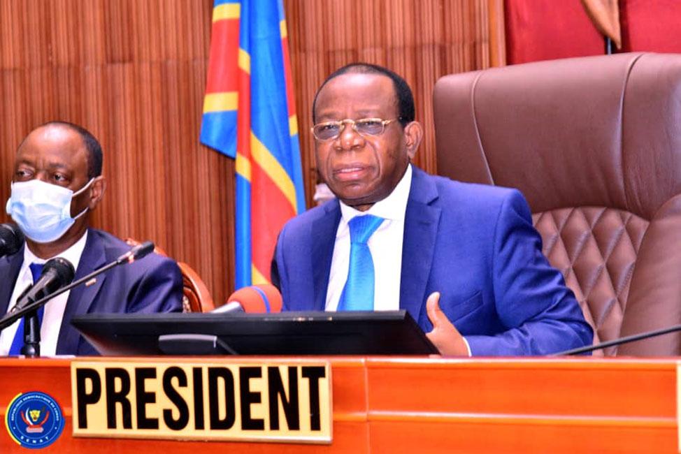 Présumé détournement de près de 120 millions $US au Sénat: Bahati obligé de livrer le bureau Thambwe Mwamba à la justice Présumé détournement de près de 120 millions $US au Sénat: Bahati obligé de livrer le bureau Thambwe Mwamba à la justice