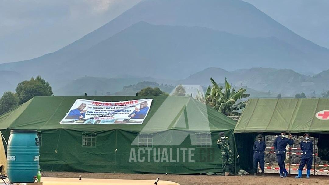 RDC-Nyiragongo : l’hôpital mobile déployé a une capacité de 20 lits, il est géré par des médecins civils et militaires RDC-Nyiragongo : l’hôpital mobile déployé a une capacité de 20 lits, il est géré par des médecins civils et militaires